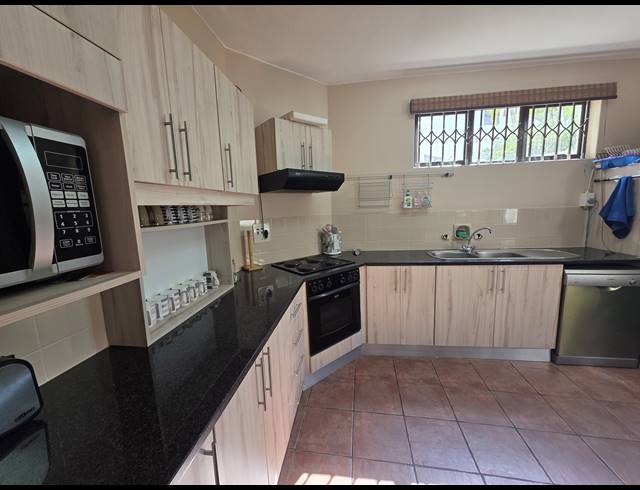 3 BEDROOM APARTMENT FOR SALE IN UMHLANGA CENTRAL